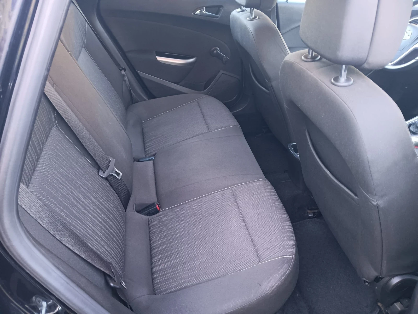 Opel Astra 1.6i Euro 5 , снимка 12 - Автомобили и джипове - 55228287