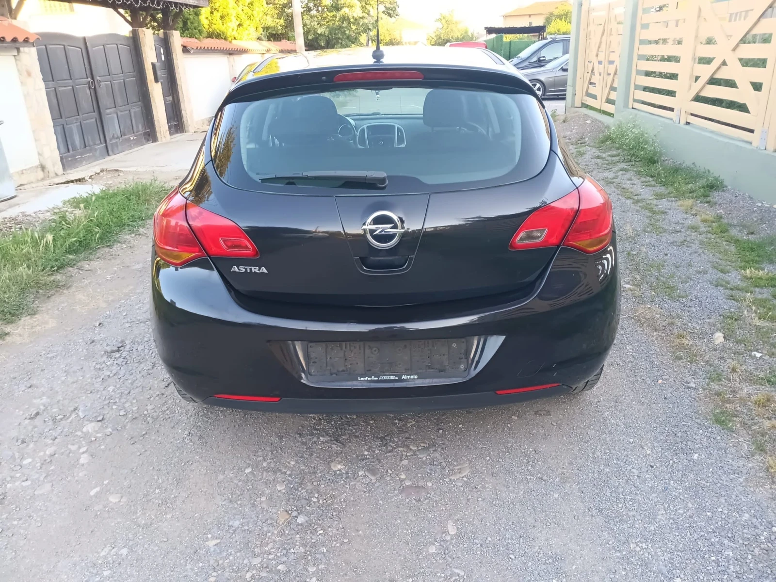 Opel Astra 1.6i Euro 5 , снимка 4 - Автомобили и джипове - 55228287