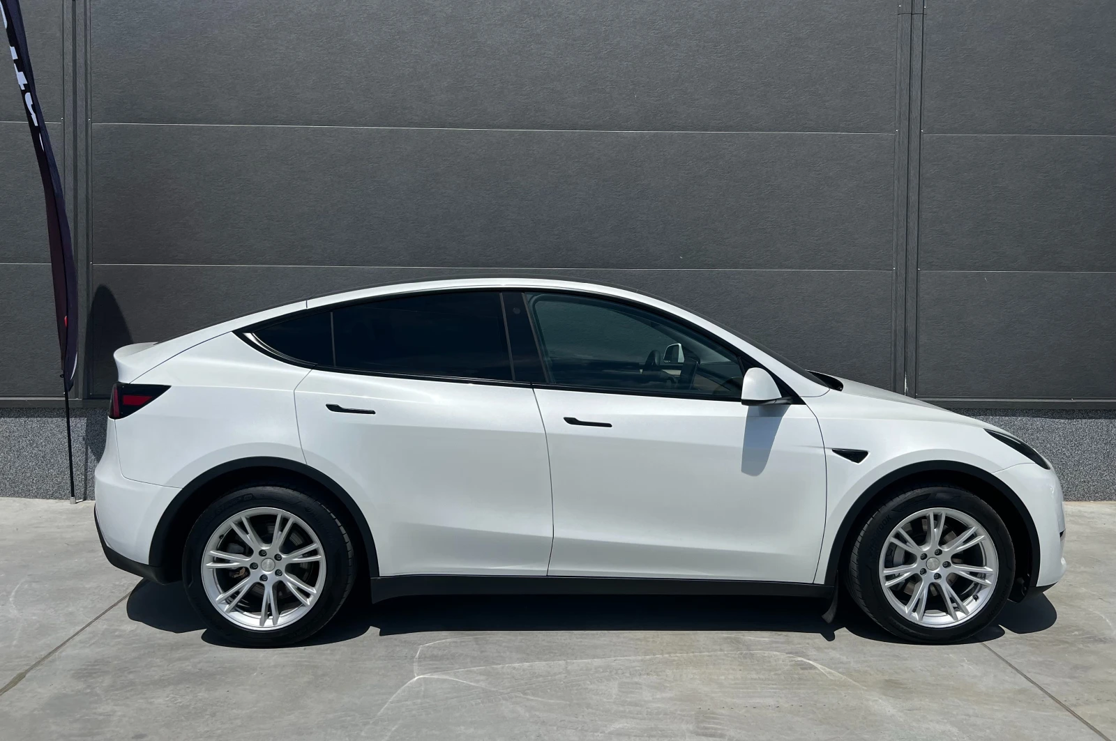 Tesla Model Y Long Range Dual AWD, снимка 8 - Автомобили и джипове - 55299325
