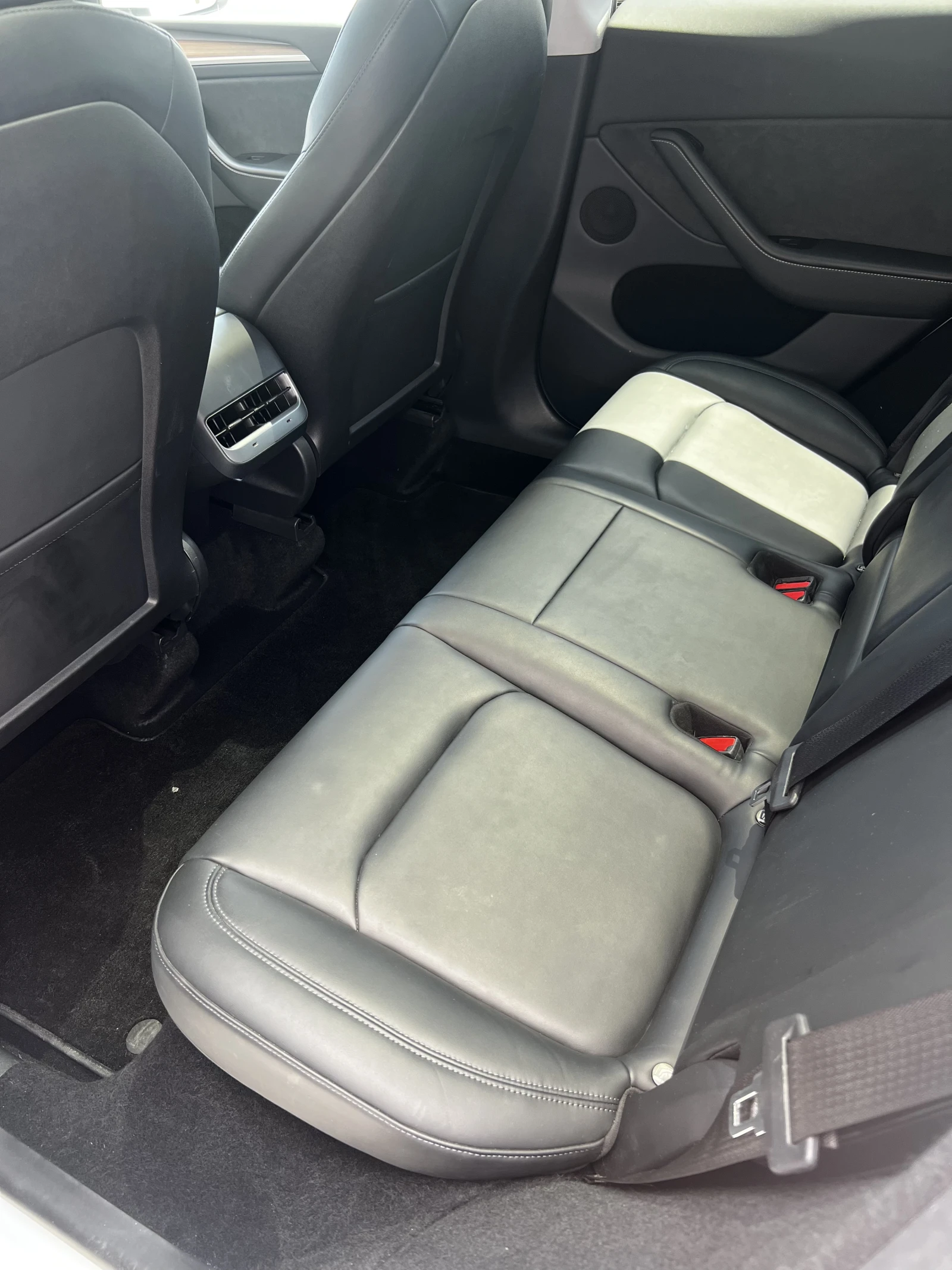 Tesla Model Y Long Range Dual AWD, снимка 12 - Автомобили и джипове - 55299325