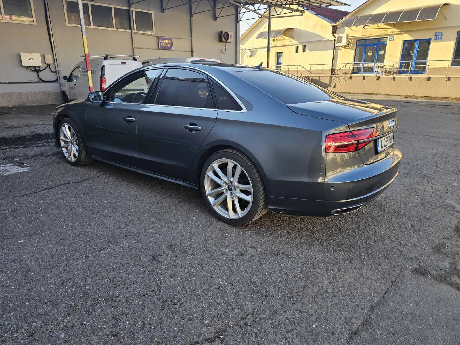 Audi A8 4.2TDI * Distronic* HeadUp* B&O* NightVision* MATR, снимка 6 - Автомобили и джипове - 56066900