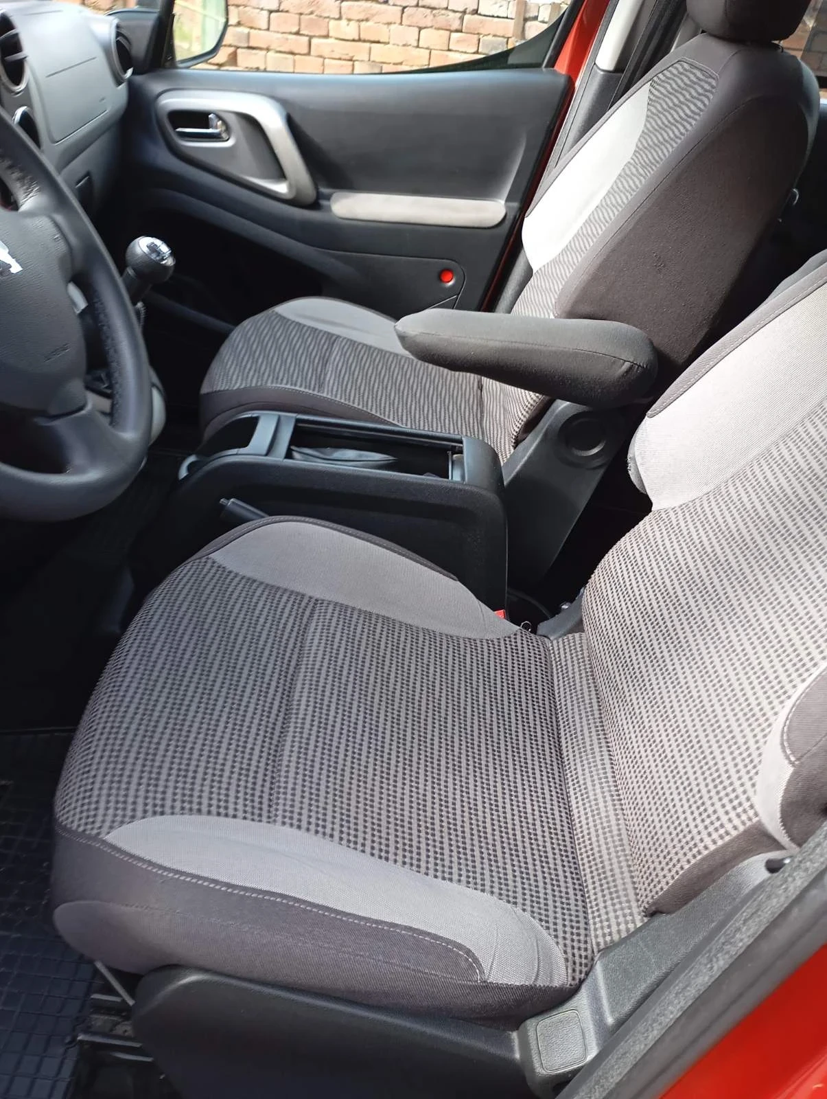 Peugeot Partner, снимка 7 - Автомобили и джипове - 56543978