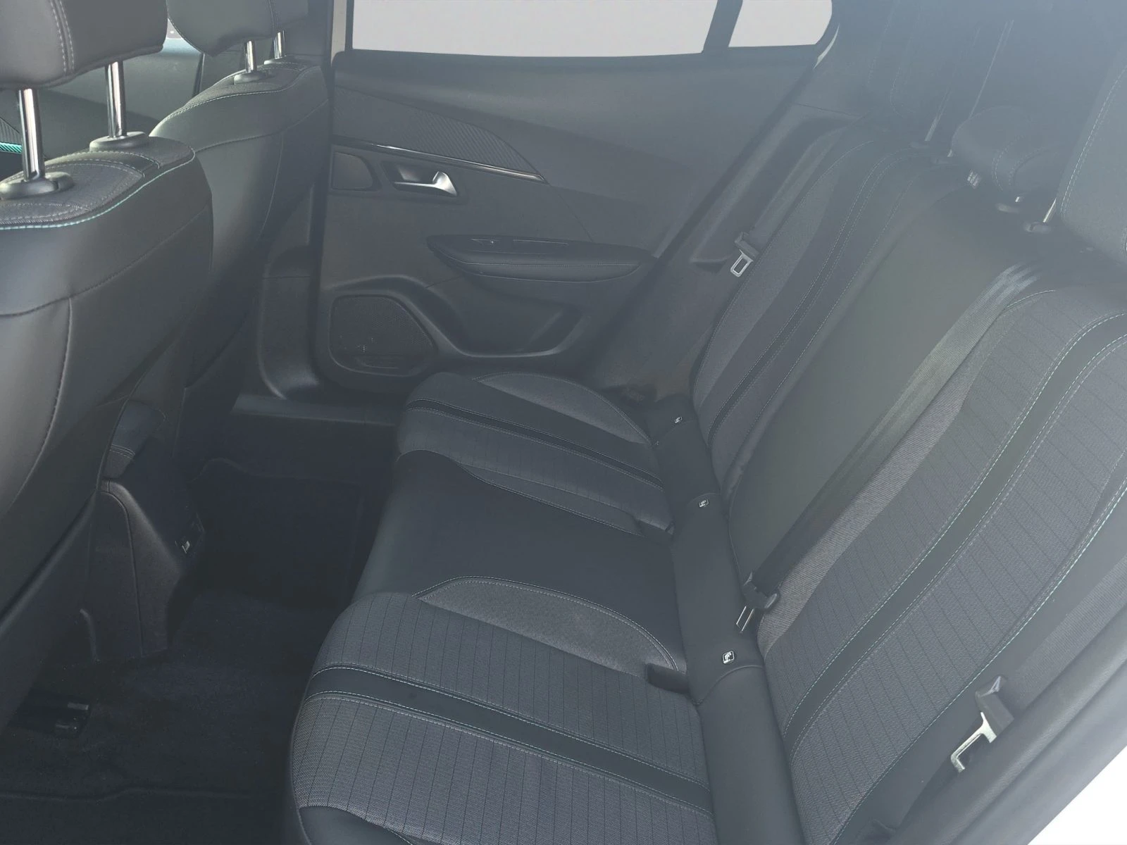 Peugeot 2008 New Line ALLURE 1.2 PureTech 130 EAT8//2105R16 | Mobile.bg � ����������� 12