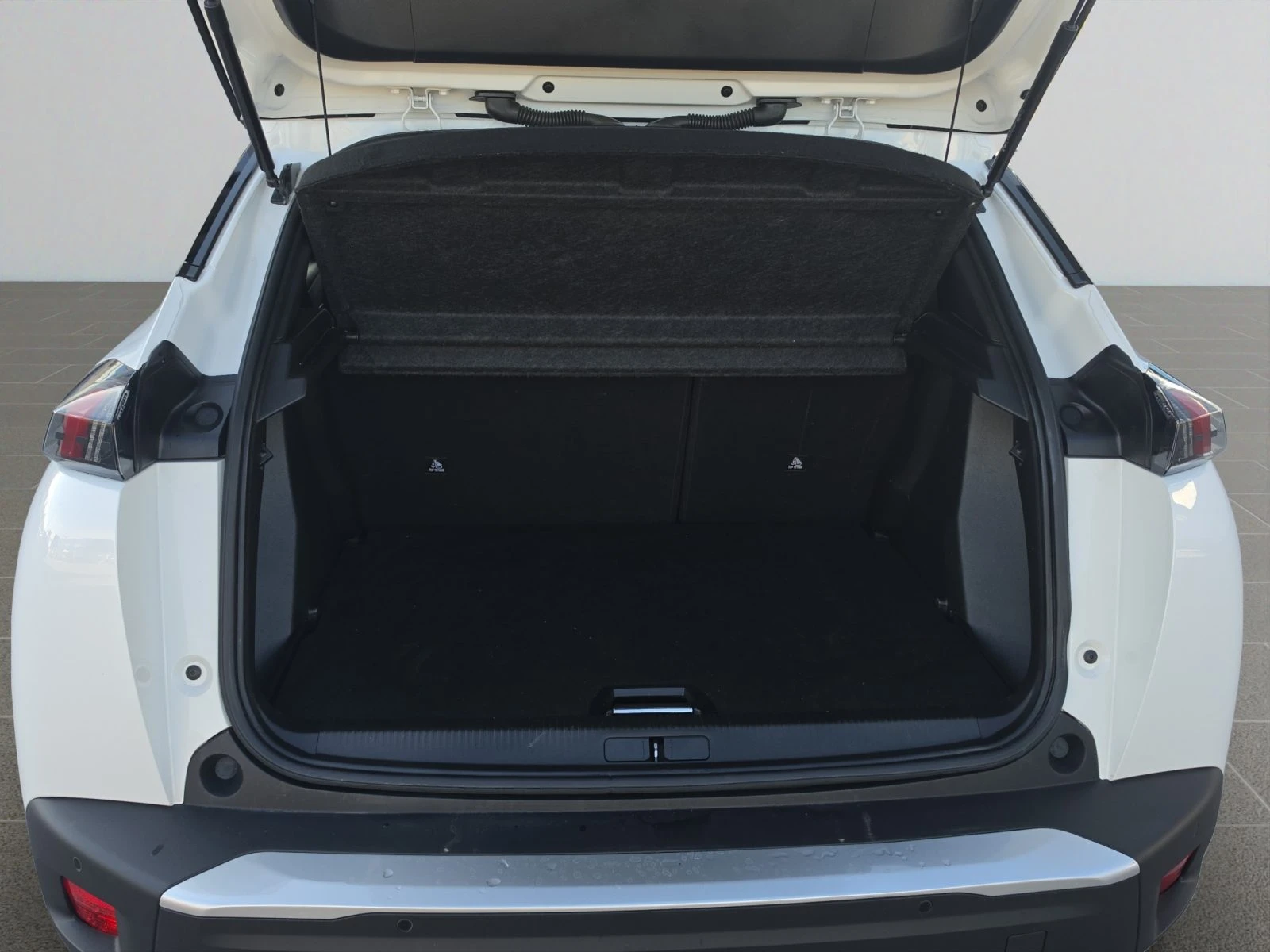 Peugeot 2008 New Line ALLURE 1.2 PureTech 130 EAT8//2105R16 | Mobile.bg � ����������� 13