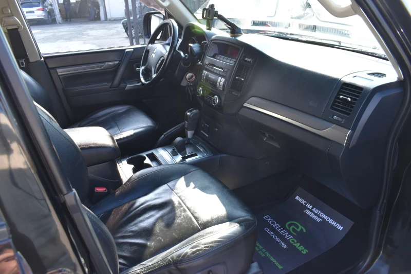 Mitsubishi Pajero 3.2d* AUTOMAT* SUPER-SELECT* 6+ 1, снимка 12 - Автомобили и джипове - 48799853