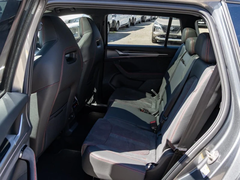 Skoda Kodiaq RS MATRIX PANO CANTON HEAD UP CAMERA 7-МЕСТЕН, снимка 13 - Автомобили и джипове - 51762226