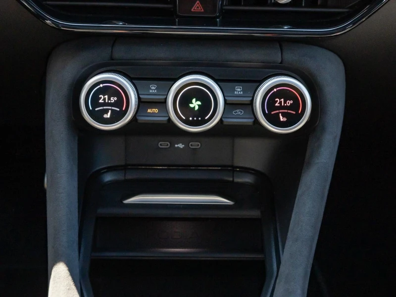 Skoda Kodiaq RS MATRIX PANO CANTON HEAD UP CAMERA 7-МЕСТЕН, снимка 11 - Автомобили и джипове - 51762226