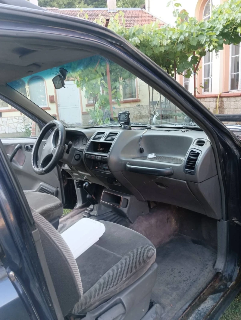 Nissan Terrano, снимка 4 - Автомобили и джипове - 51772394