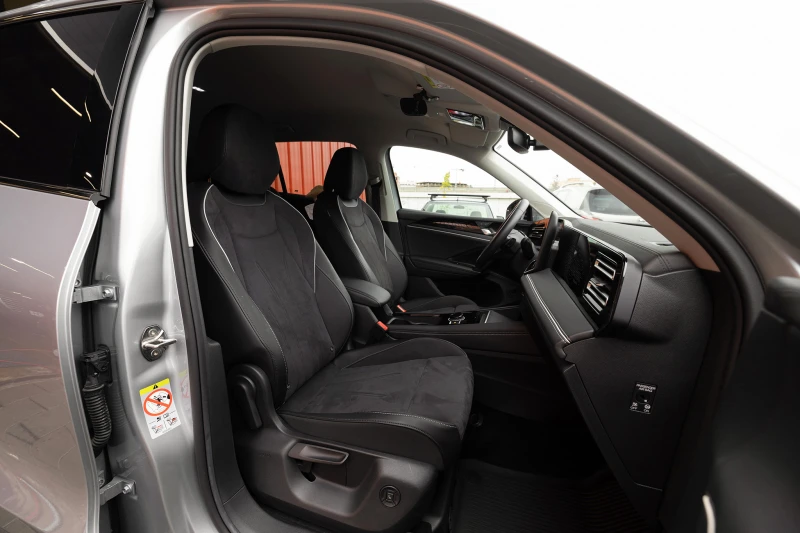 VW Tiguan 1.5 eTSI, снимка 10 - Автомобили и джипове - 51998471