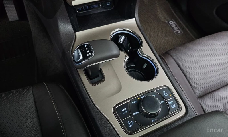 Jeep Grand cherokee, снимка 9 - Автомобили и джипове - 52964631