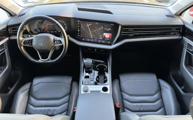 VW Touareg 3.0 TDI 4Motion, снимка 5 - Автомобили и джипове - 53235141