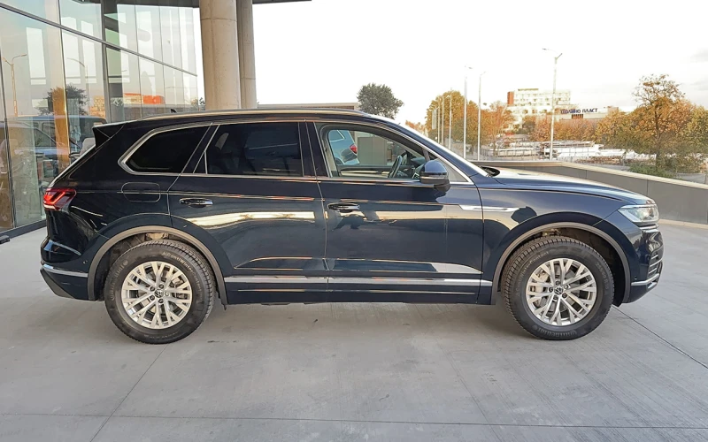 VW Touareg 3.0 TDI 4Motion, снимка 3 - Автомобили и джипове - 53235141