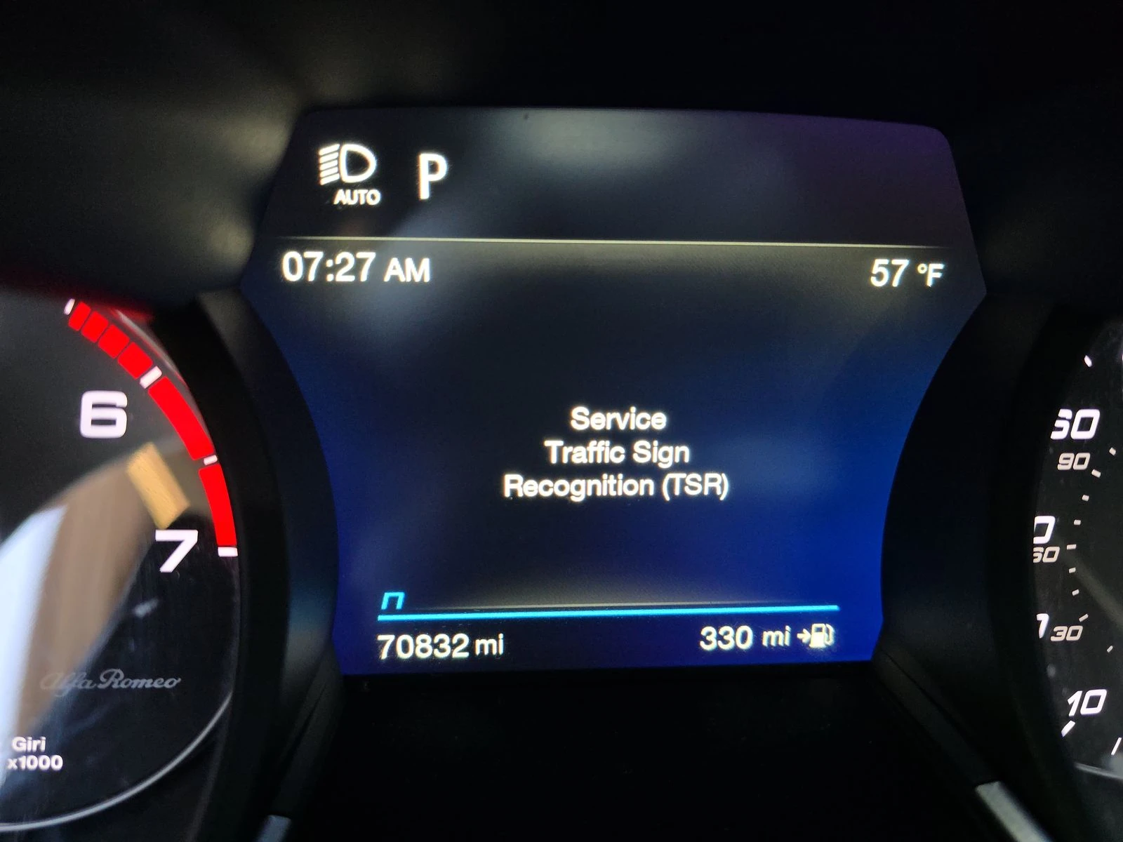 Alfa Romeo Stelvio TI LUSSO* DISTRONIC* HARMAN* PANO* PODGREV*  | Mobile.bg — изображение 9