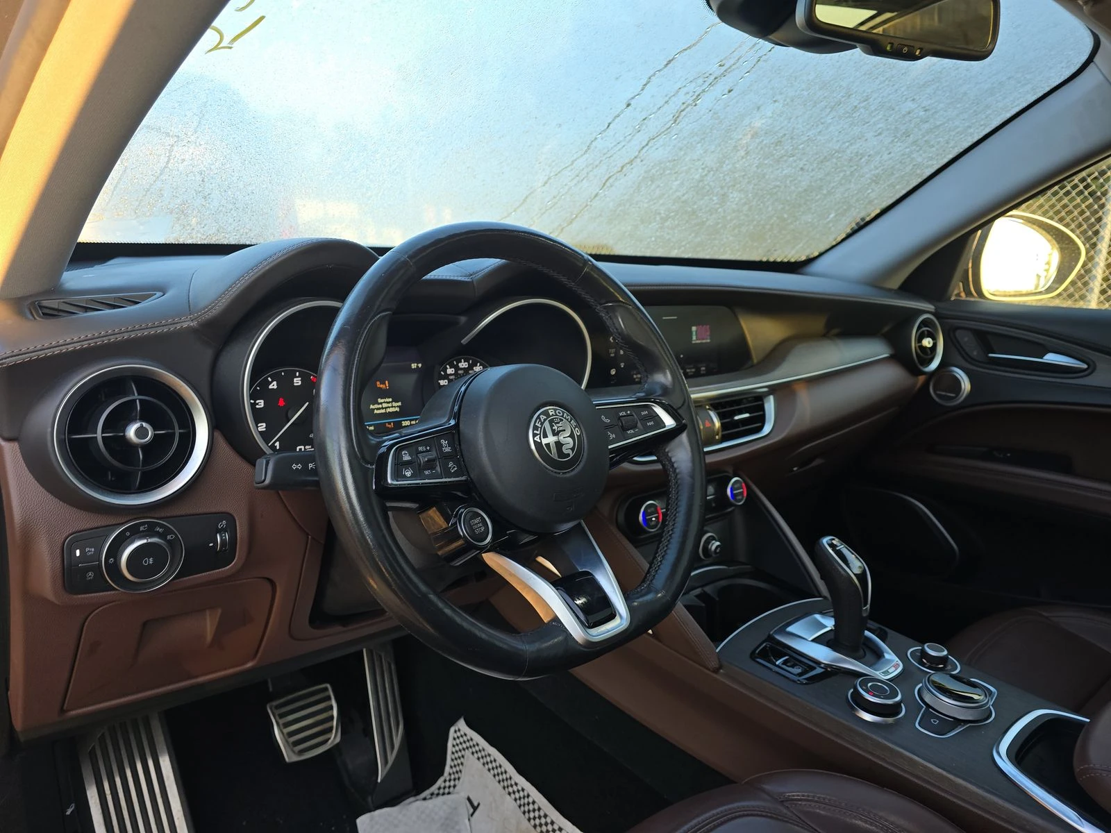 Alfa Romeo Stelvio TI LUSSO* DISTRONIC* HARMAN* PANO* PODGREV*  | Mobile.bg — изображение 7
