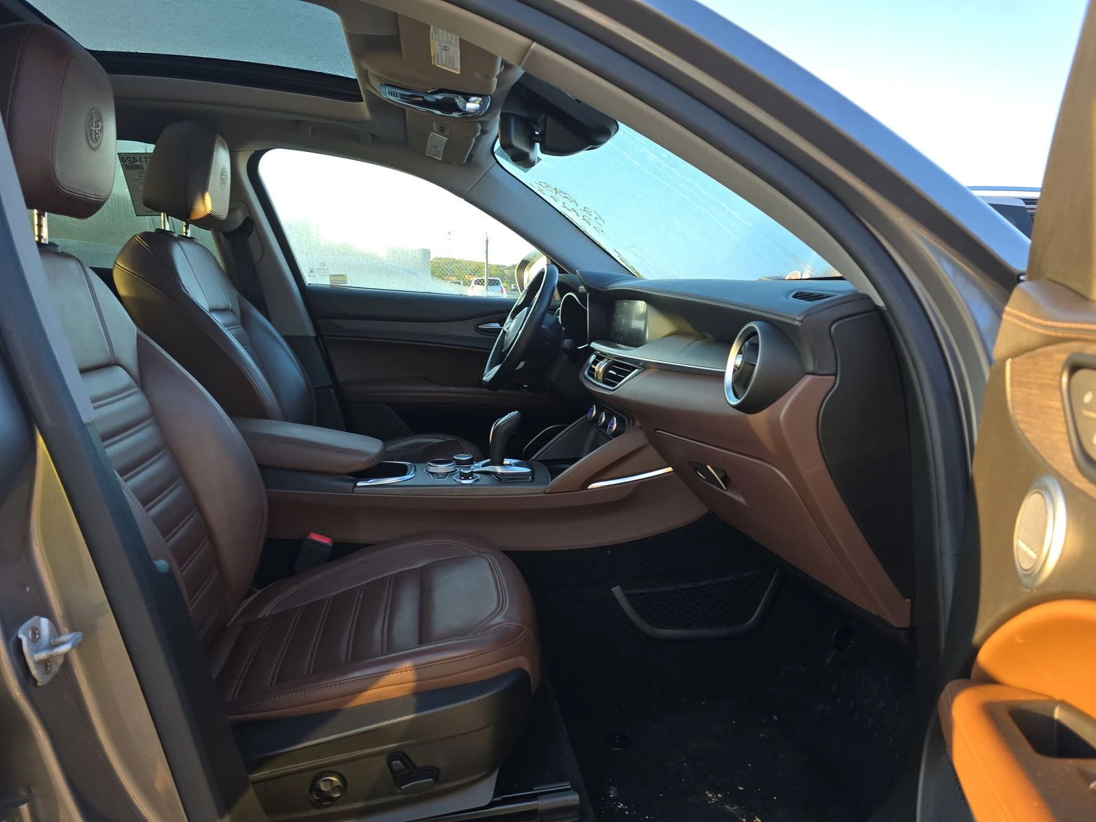Alfa Romeo Stelvio TI LUSSO* DISTRONIC* HARMAN* PANO* PODGREV*  | Mobile.bg — изображение 12