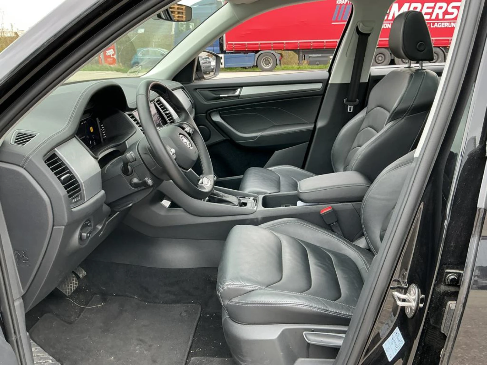 Skoda Kodiaq 2.0 TDI Ambition, снимка 6 - Автомобили и джипове - 54229168