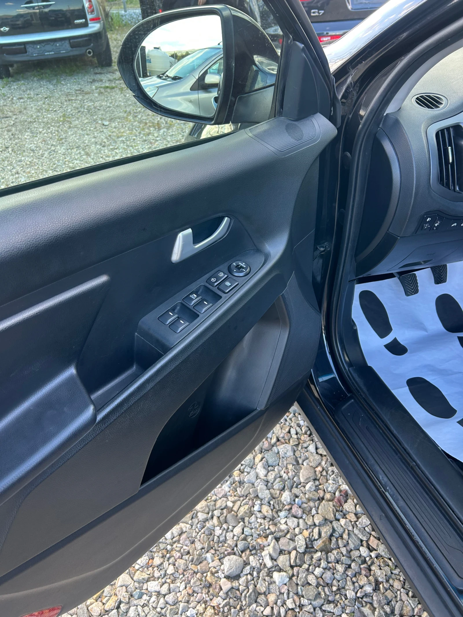 Kia Sportage, снимка 5 - Автомобили и джипове - 54288801