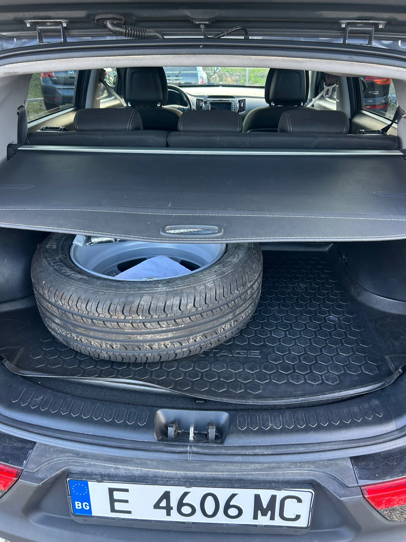 Kia Sportage, снимка 8 - Автомобили и джипове - 54288801