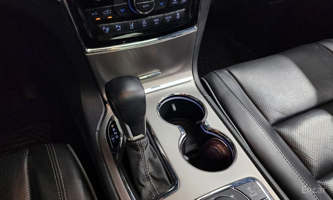 Jeep Grand cherokee, снимка 9 - Автомобили и джипове - 54323951