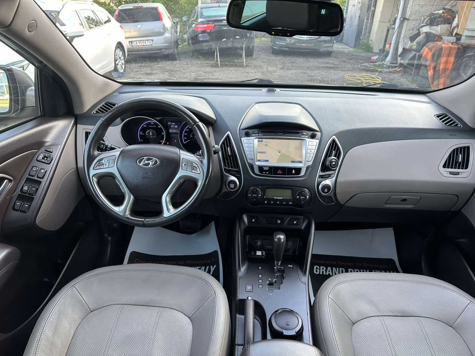 Hyundai IX35 2.0CRDI 4X4 Панорама, Автоматик Навигация Keyless, снимка 12 - Автомобили и джипове - 54600181