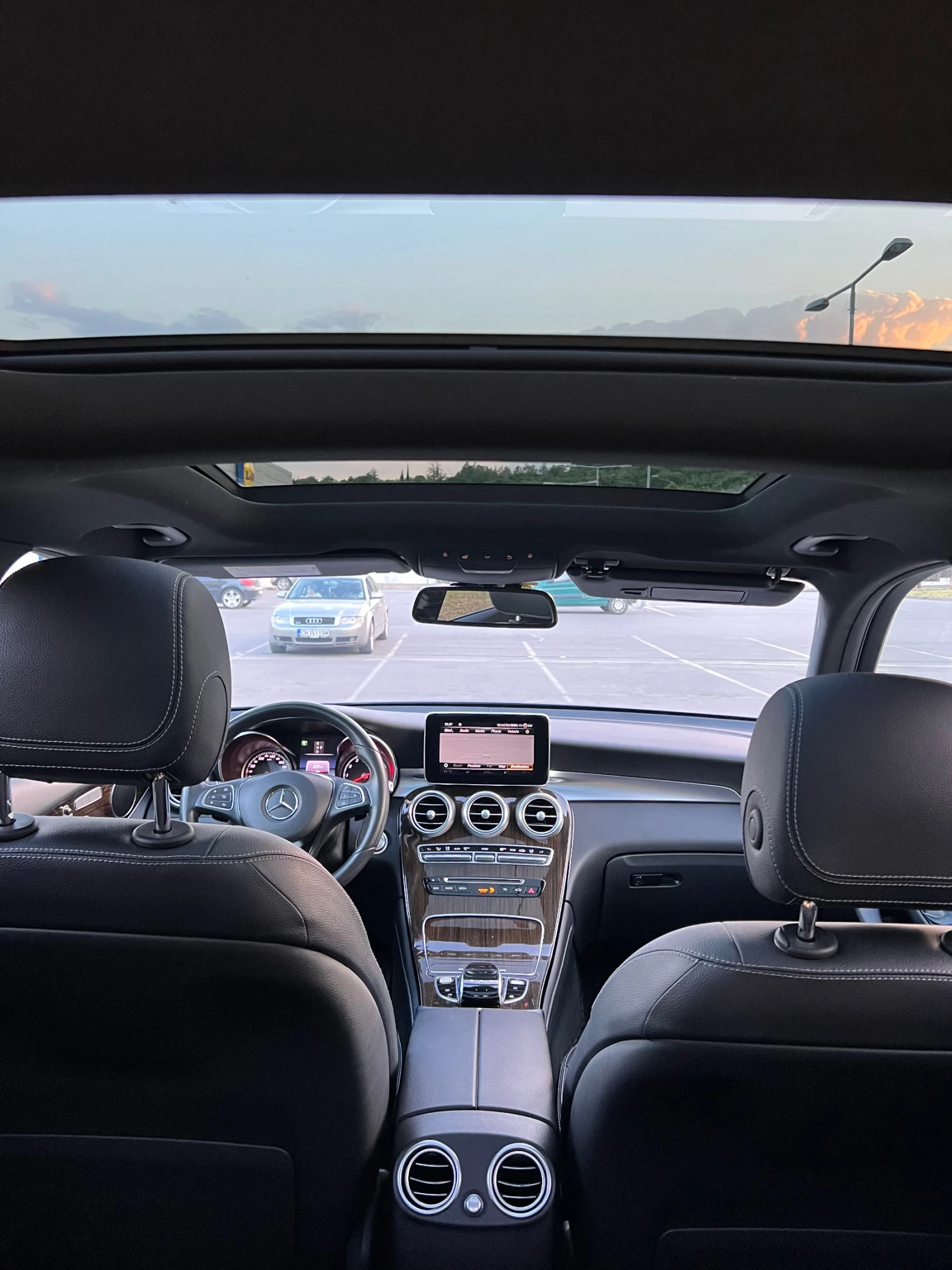 Mercedes-Benz GLC 300 AMG пакет, снимка 10 - Автомобили и джипове - 54742123