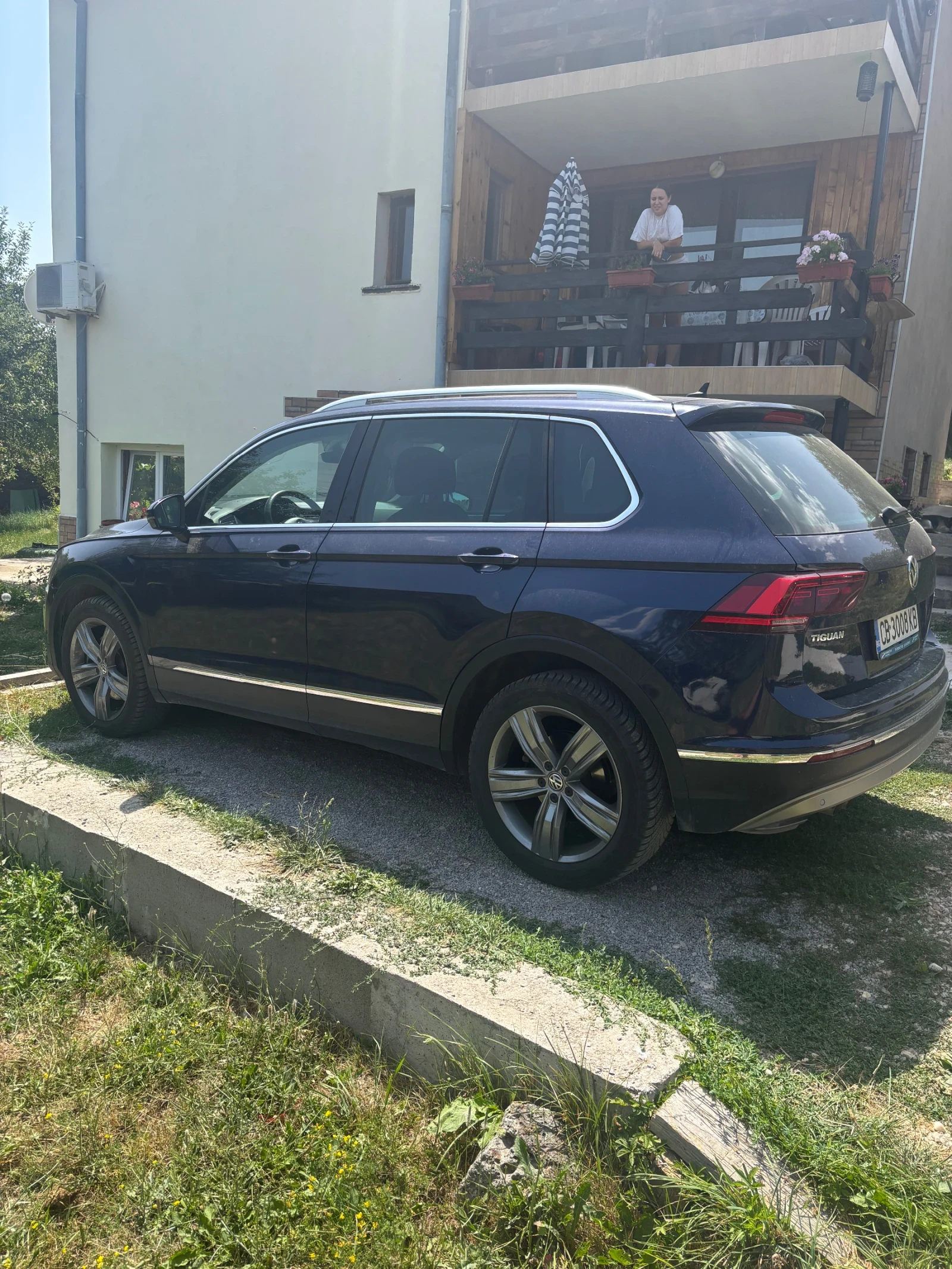 VW Tiguan, снимка 2 - Автомобили и джипове - 54967112