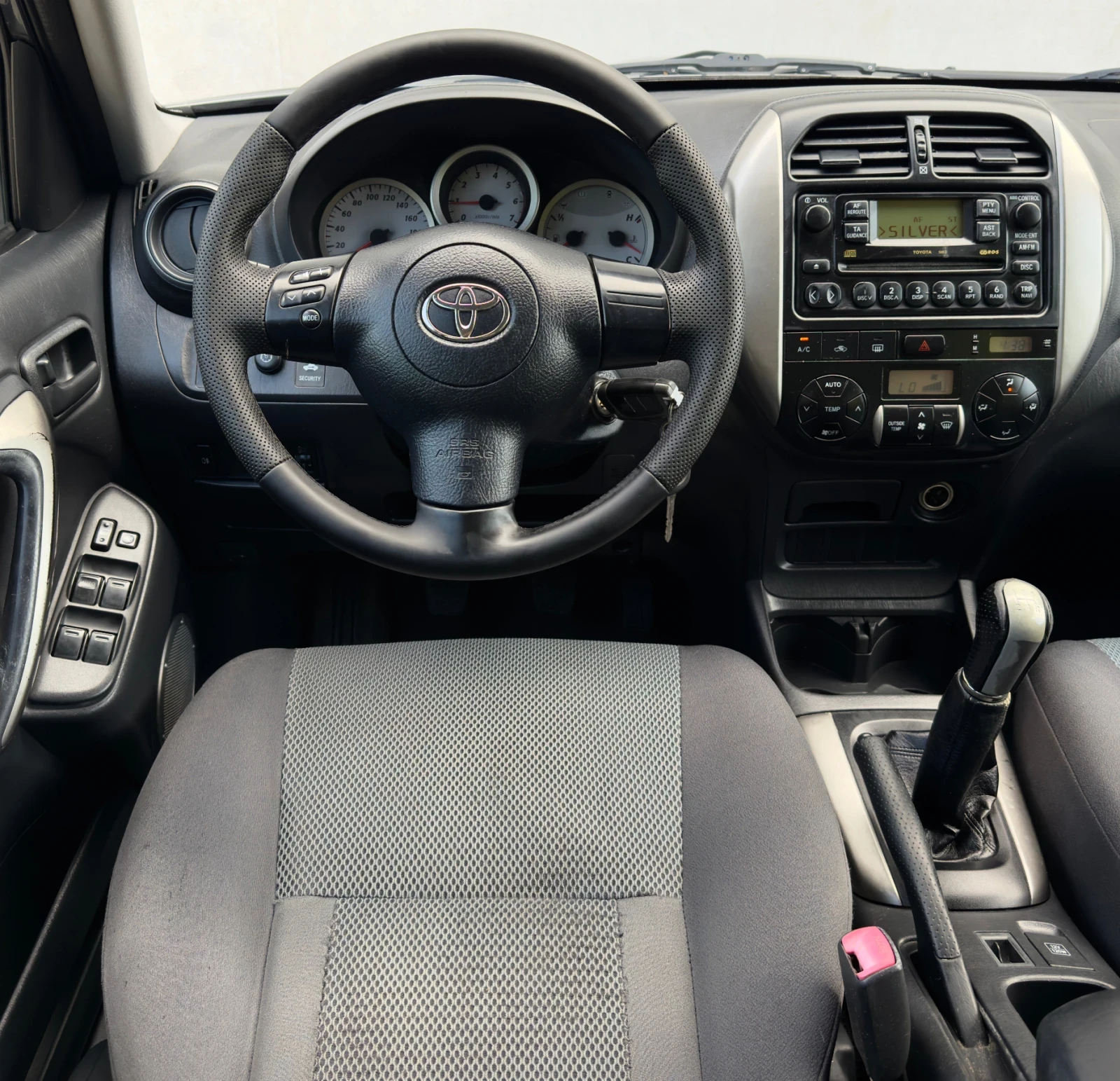 Toyota Rav4 2.0D-4D ИТАЛИЯ, снимка 10 - Автомобили и джипове - 55328006