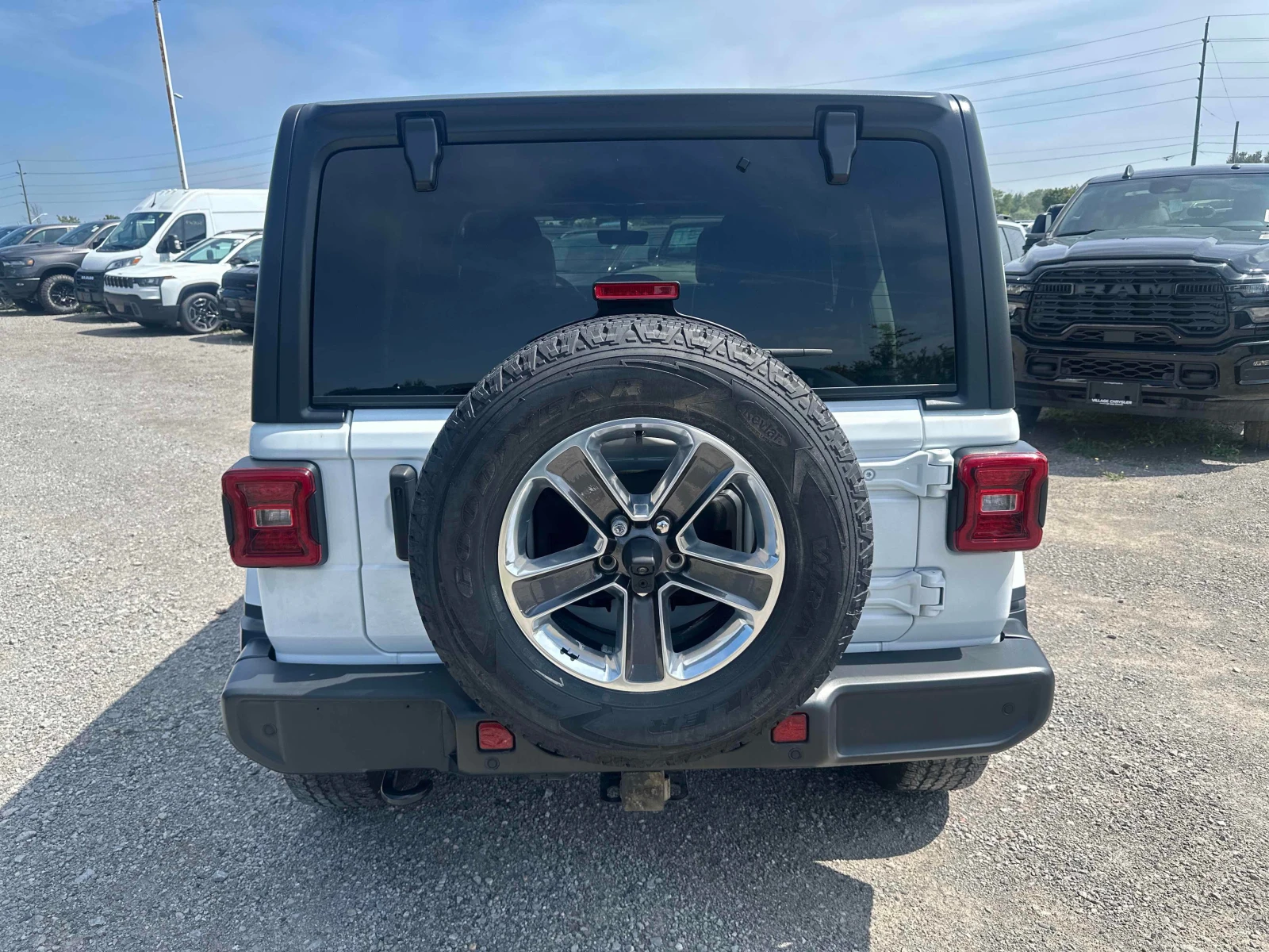 Jeep Wrangler * Unlimited Sahara * CARFAX * ЦЕНА ДО БГ, снимка 5 - Автомобили и джипове - 55879371