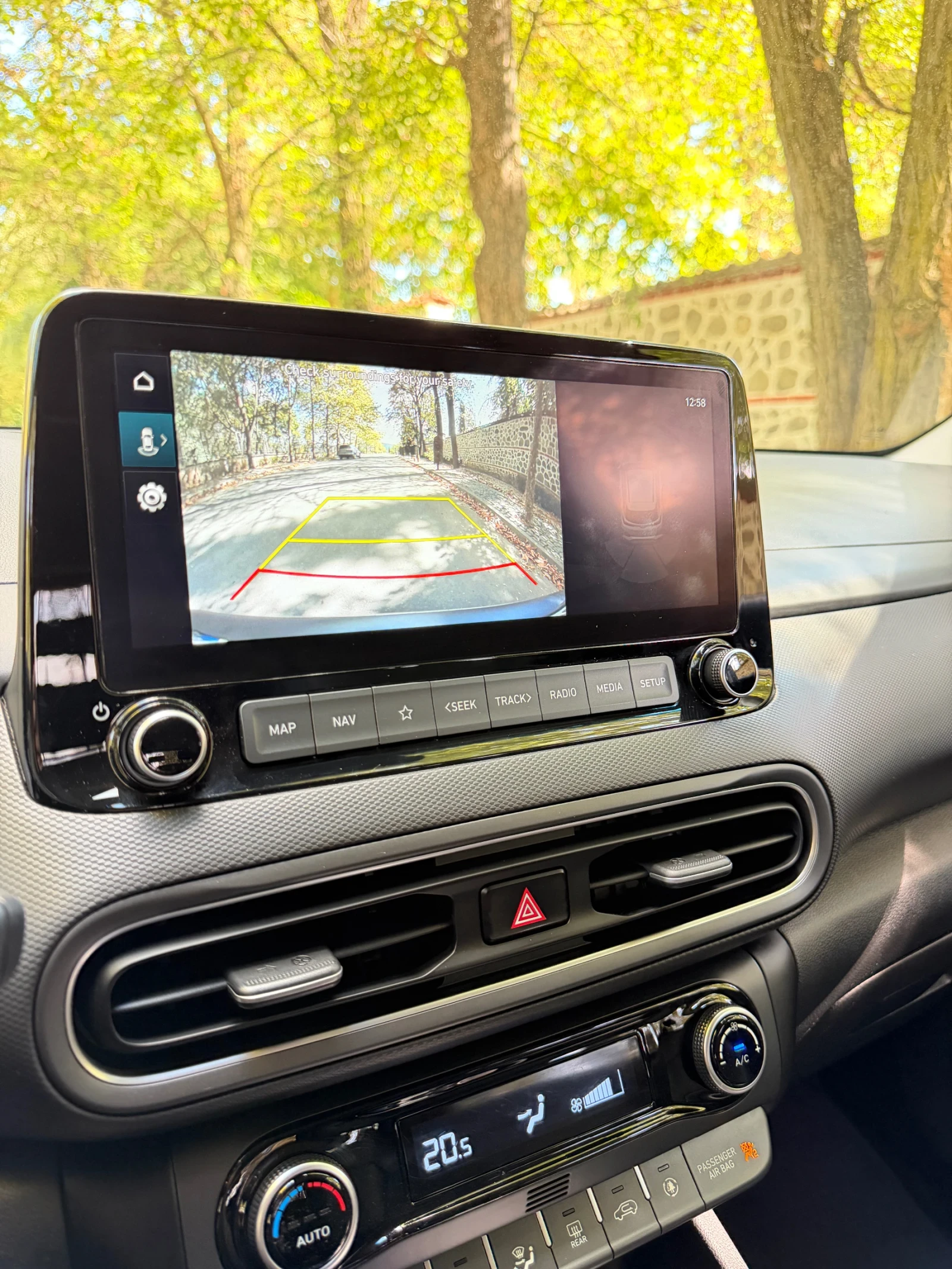 Hyundai Kona 2.0Mpi/65650км/Nardo Grey, снимка 13 - Автомобили и джипове - 56289123