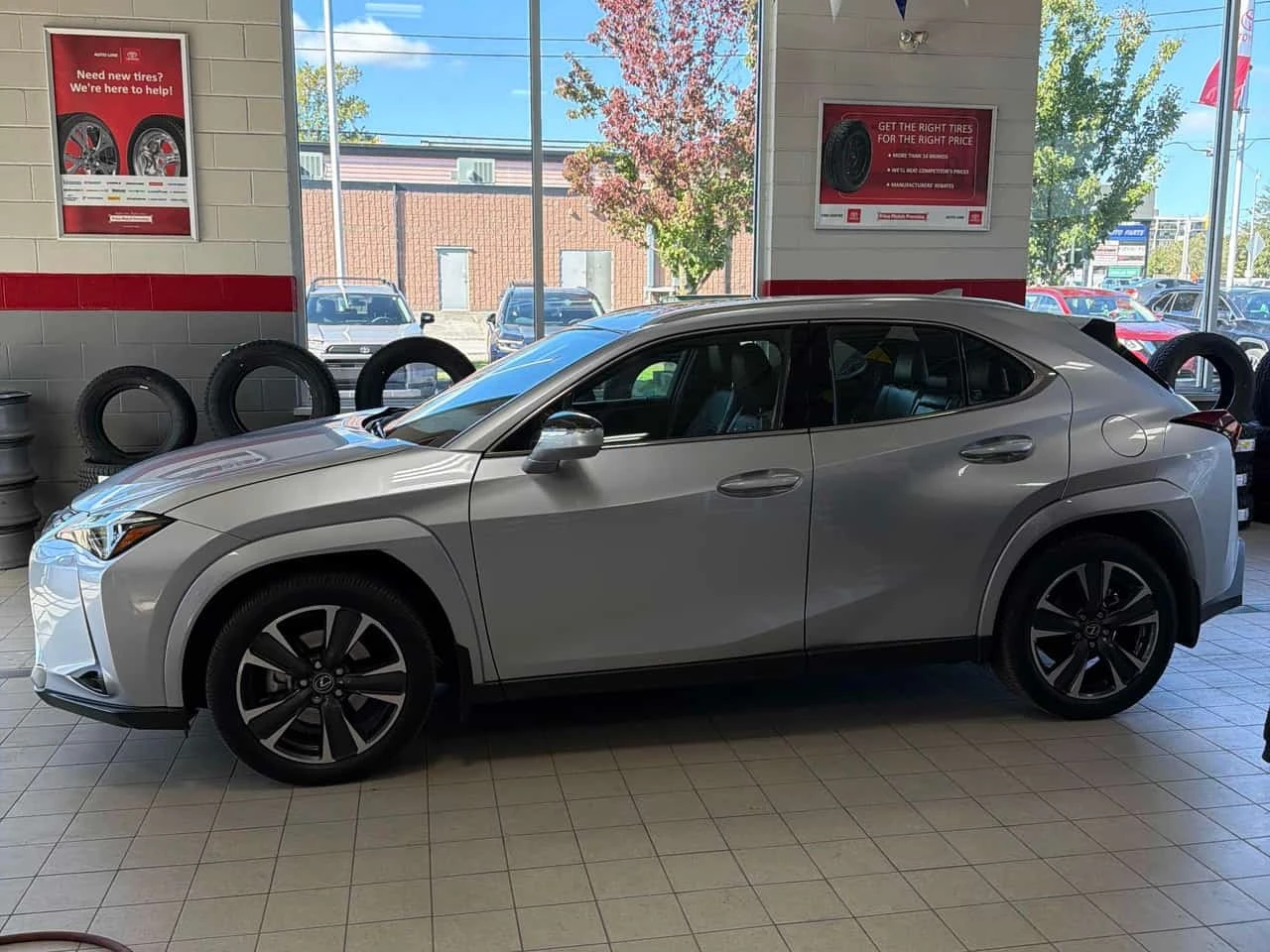 Lexus UX * 300h * CARFAX * ����� �� ����������� | Mobile.bg � ����������� 2