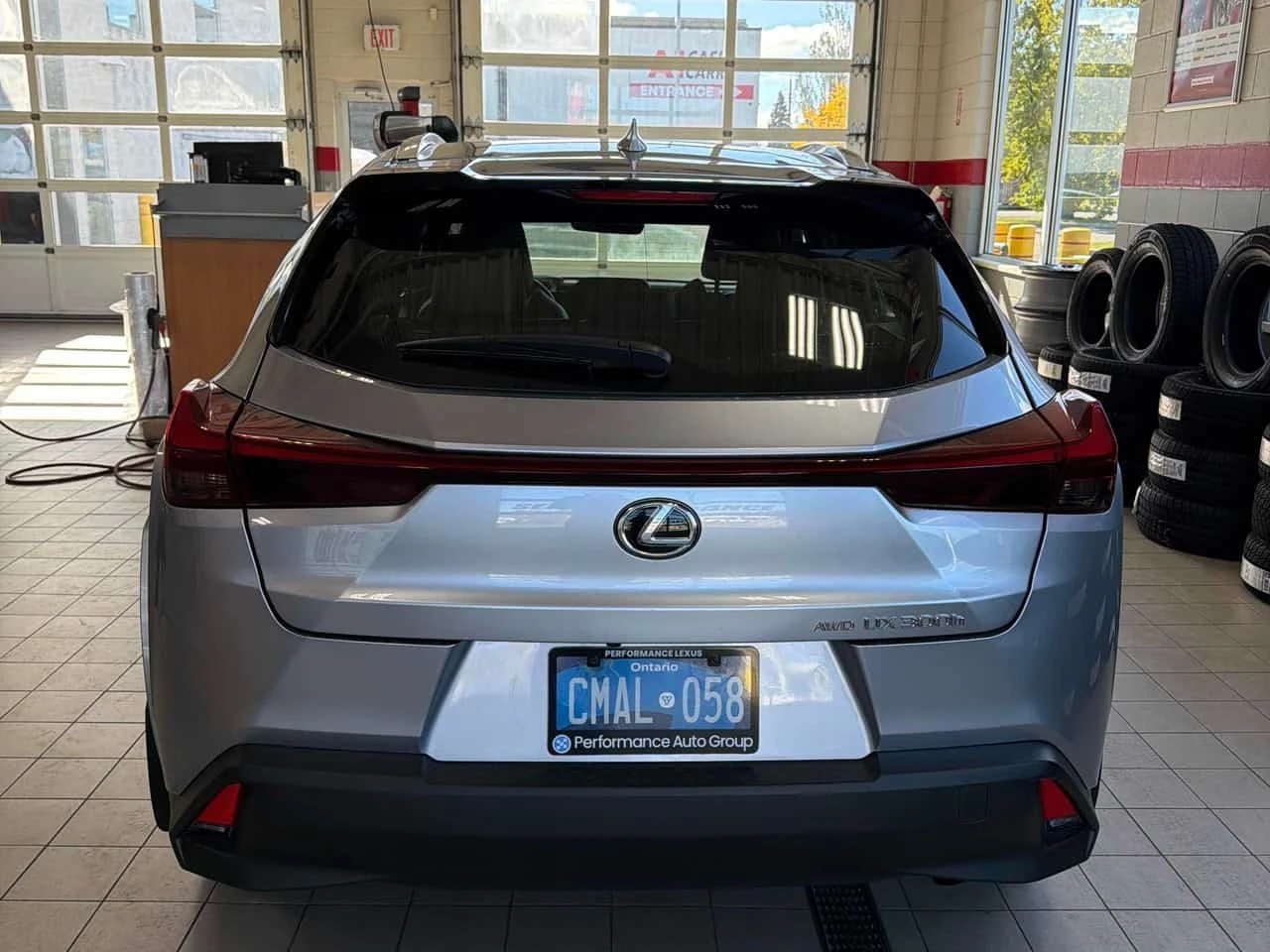 Lexus UX * 300h * CARFAX * ����� �� ����������� | Mobile.bg � ����������� 4