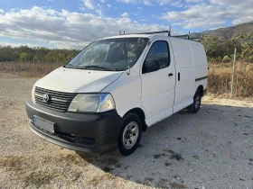 Toyota Hiace 2.5d4d 4x4, снимка 1