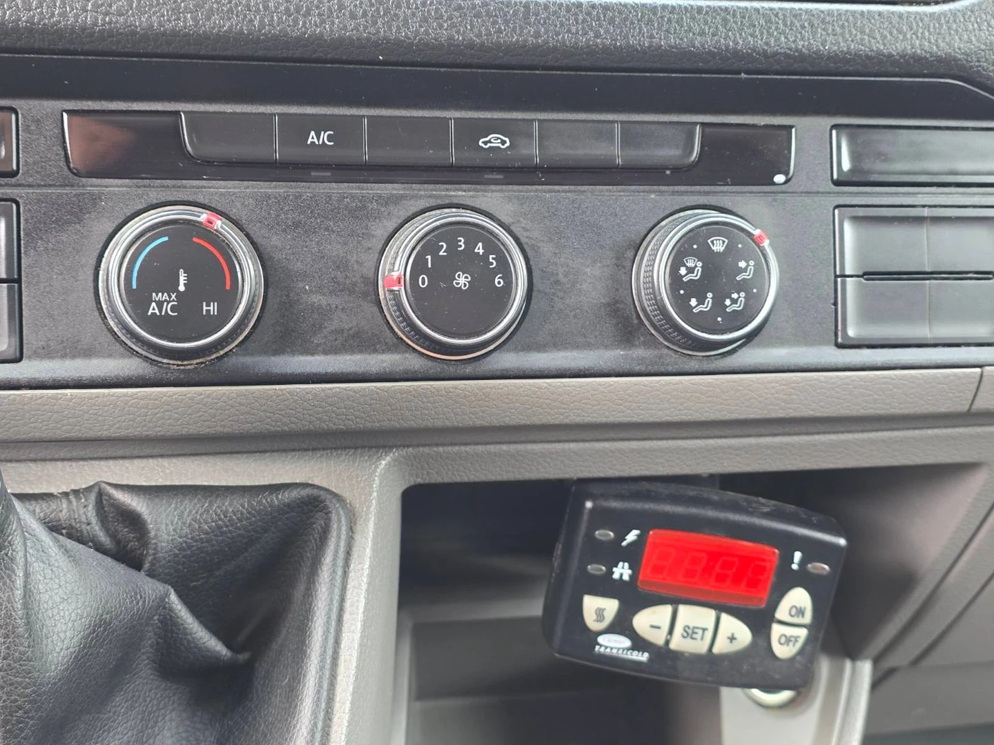 VW Crafter, снимка 5 - Бусове и автобуси - 56421018