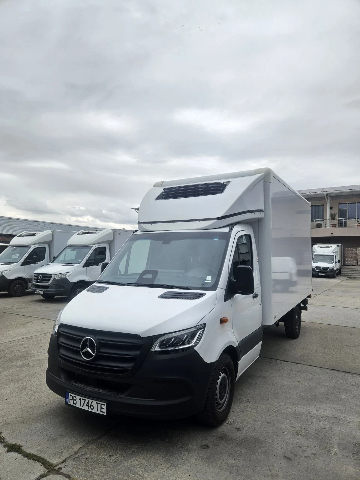 Mercedes-Benz Sprinter 319  3000км. Хладилен с борд