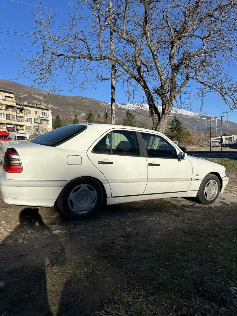 Mercedes-Benz C 200 Газов инж., снимка 4 - Автомобили и джипове - 48729590