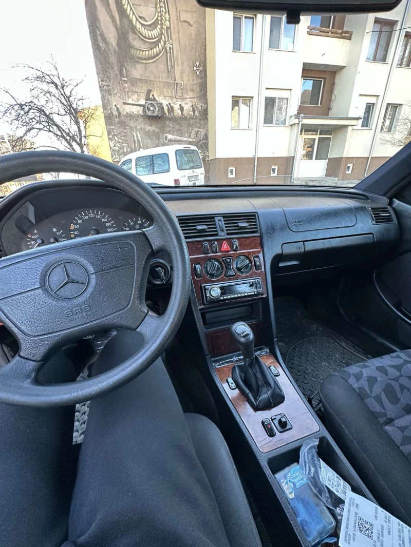 Mercedes-Benz C 200 Газов инж., снимка 6 - Автомобили и джипове - 48729590