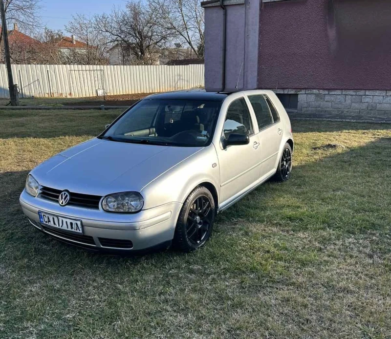 VW Golf, снимка 1 - Автомобили и джипове - 49029947