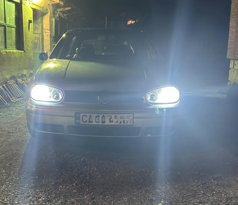 VW Golf, снимка 13 - Автомобили и джипове - 49029947