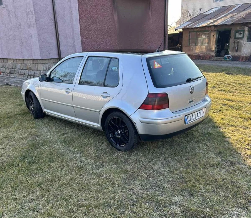 VW Golf, снимка 4 - Автомобили и джипове - 49029947