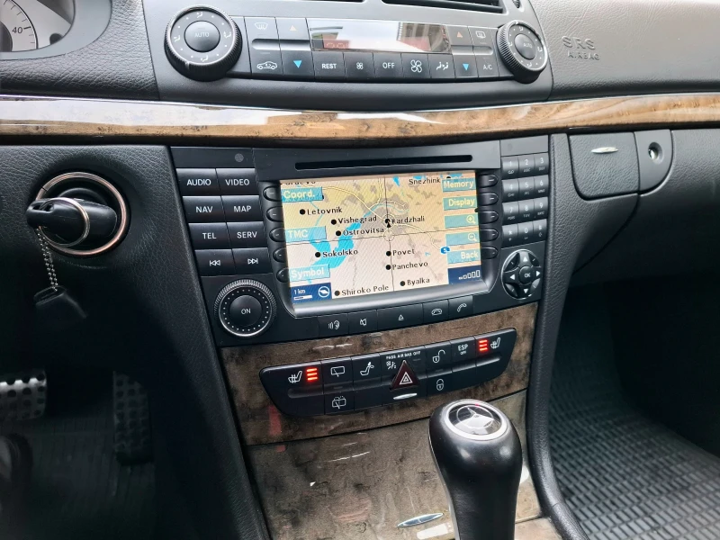 Mercedes-Benz E 320 7G Tronic V6, снимка 11 - Автомобили и джипове - 49117151