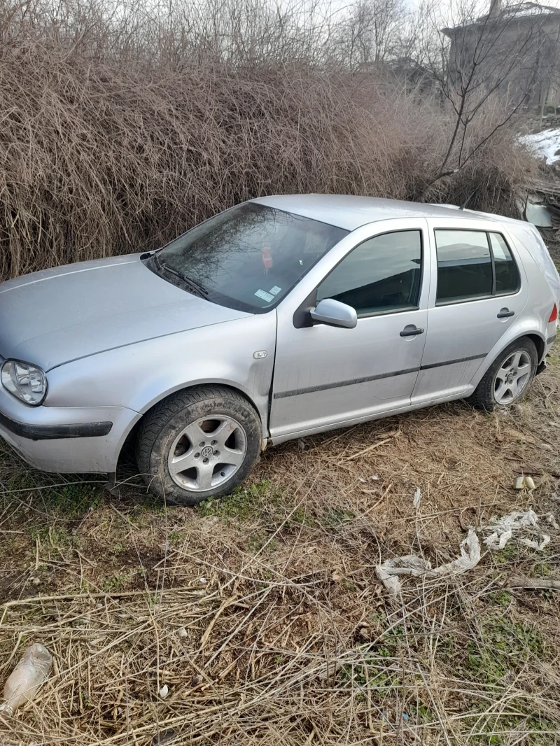 VW Golf, снимка 2 - Автомобили и джипове - 49305936