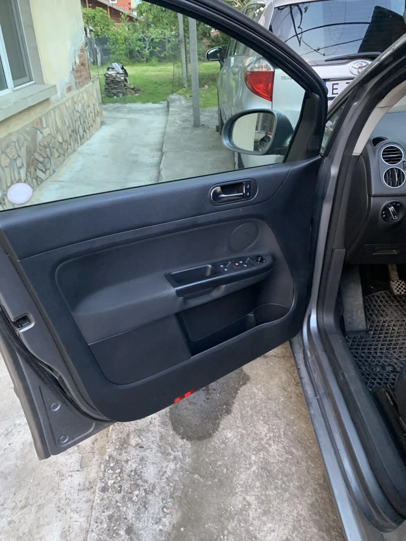 VW Golf Plus, снимка 7 - Автомобили и джипове - 50043270