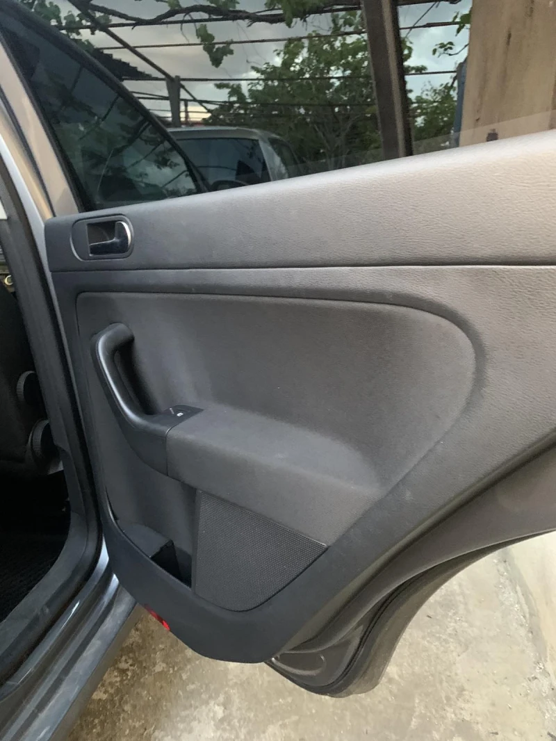 VW Golf Plus, снимка 9 - Автомобили и джипове - 50043270