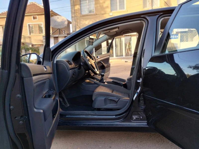 VW Golf, снимка 9 - Автомобили и джипове - 52445759