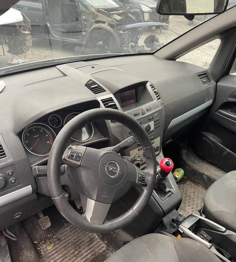 Opel Zafira 1.9 cdti, снимка 5 - Автомобили и джипове - 52566839