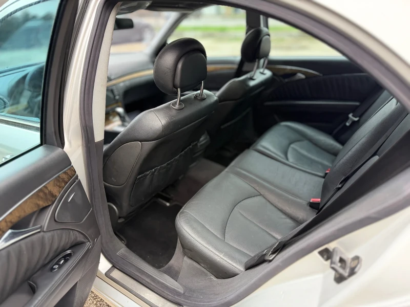 Mercedes-Benz E 270, снимка 9 - Автомобили и джипове - 52697336