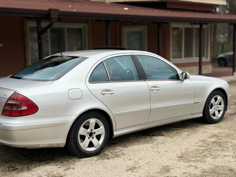 Mercedes-Benz E 270, снимка 4 - Автомобили и джипове - 52697336