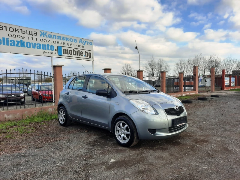 Toyota Yaris 1.3 i, снимка 3 - Автомобили и джипове - 52752748