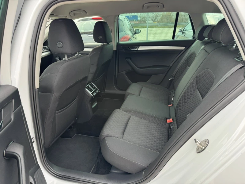 Skoda Superb 2.0TDI 4X4 190k, снимка 8 - Автомобили и джипове - 53389863