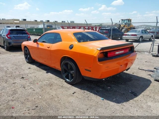 Dodge Challenger, снимка 1 - Автомобили и джипове - 47793281